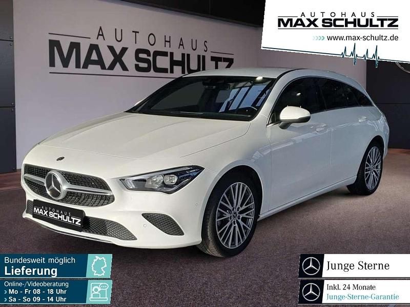 Weiß Gebraucht 2020 Mercedes CLA200 Shooting Brake Kombi | 24.680 € (Guter Preis) - Bild 1/4