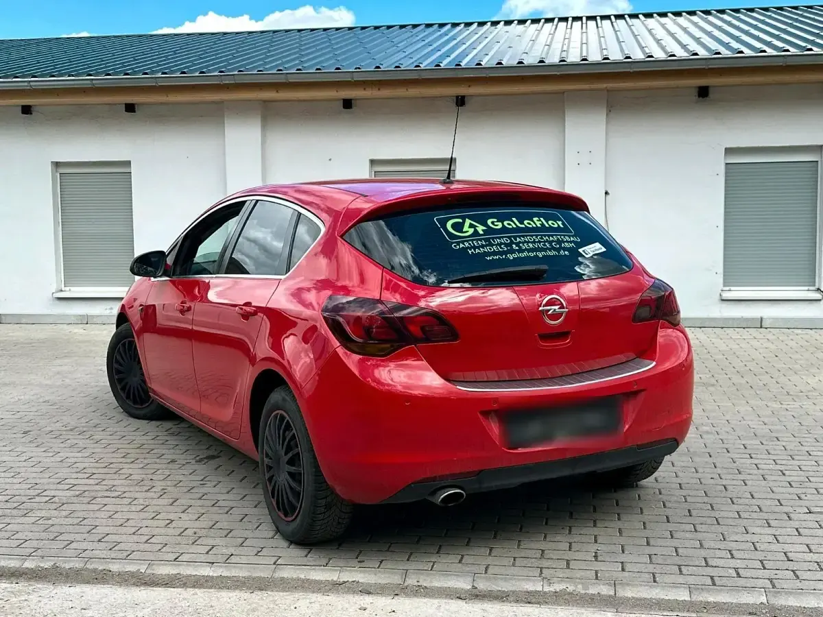 Gebraucht Opel Astra 160 PS (117 kW) 2010 Rot Kombi