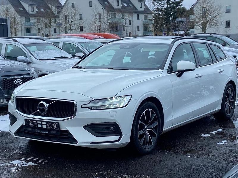 Gebraucht Volvo V60 Momentum 190 PS (139 kW) 2019 Weiß Kombi