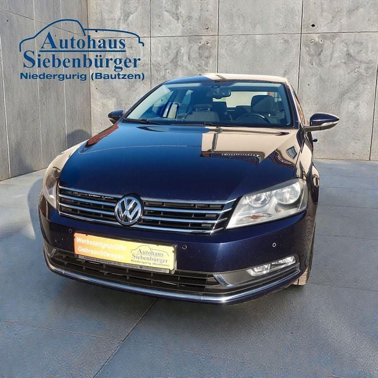 Blau Gebraucht 2014 VW Passat Comfortline Limousine | 9.990 € (Fairer Preis) - Bild 1/4
