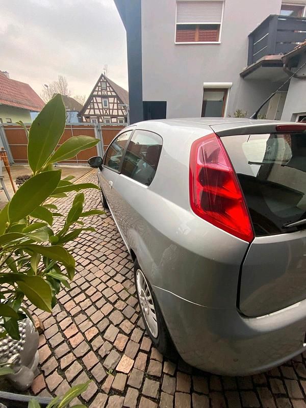 Gebraucht Fiat Punto 65 PS (47 kW) 2006 Blau Kleinwagen