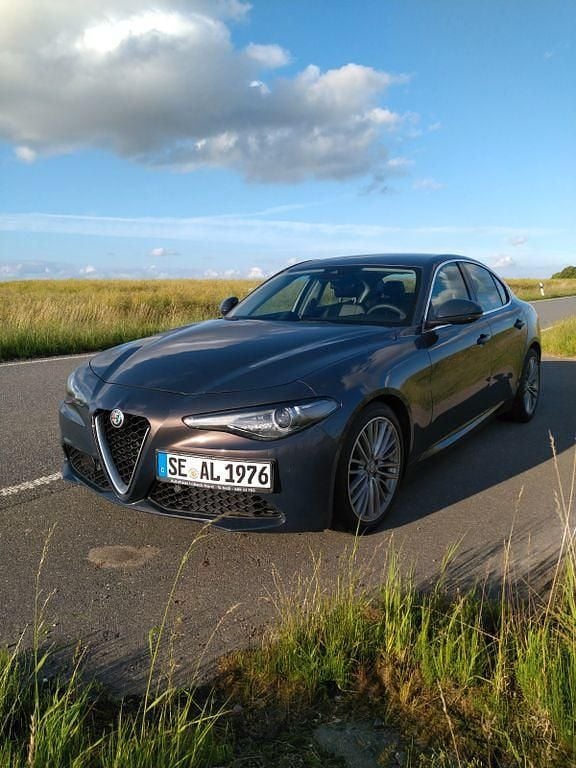 Gebraucht 2016 Alfa Romeo Giulia Super Limousine | 12.500 € (Superpreis) - Bild 1/4