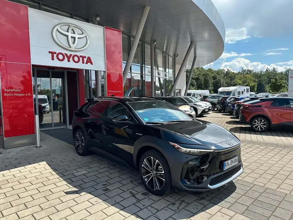 Gebraucht Toyota bZ4X Comfort 150 kW (204 PS) 2023 Schwarz SUV