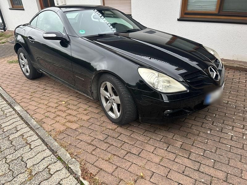 Second-hand Mercedes SLK200 163 CP (119 kW) 2004 Negru Cabrio