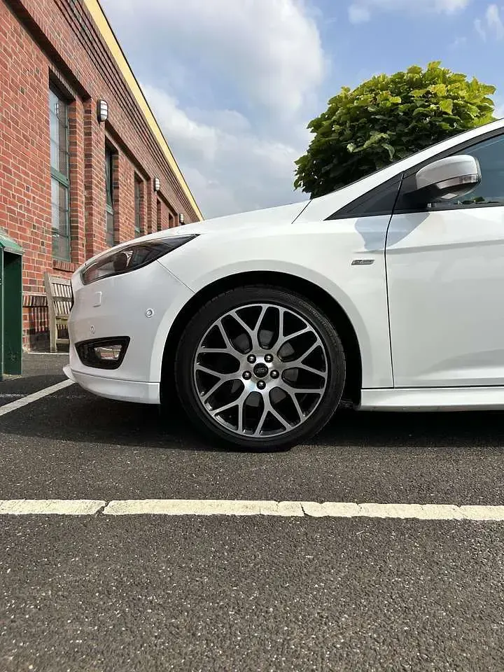 Gebraucht Ford Focus ST-Line 150 PS (110 kW) 2018 Weiß Kombi