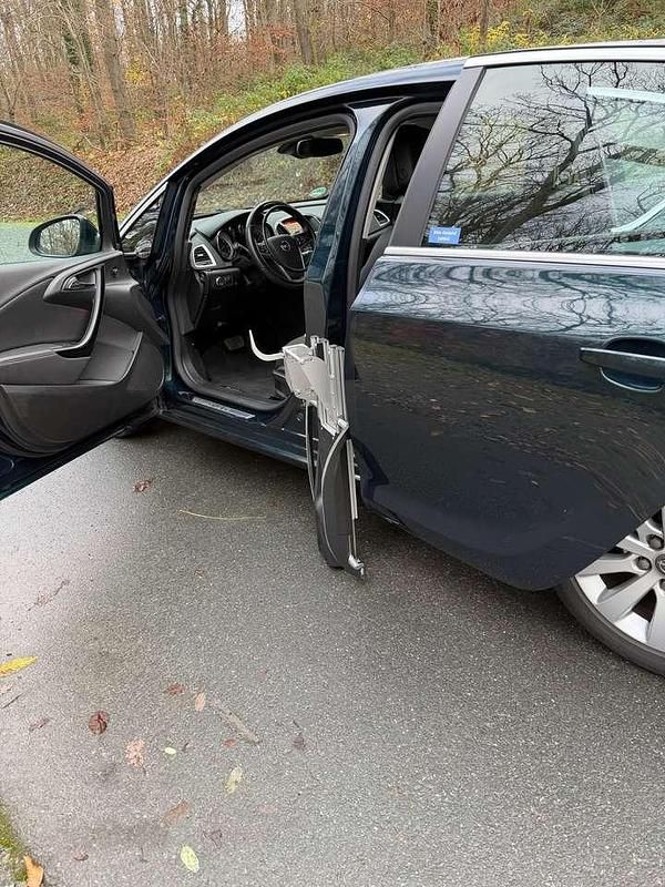 Gebraucht Opel Astra Exklusiv 165 PS (121 kW) 2015 Grün Limousine