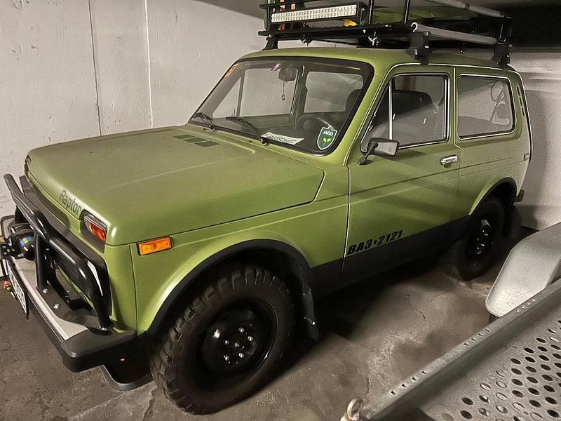 Gebraucht Lada niva 82 PS (60 kW) 1993 Grün SUV