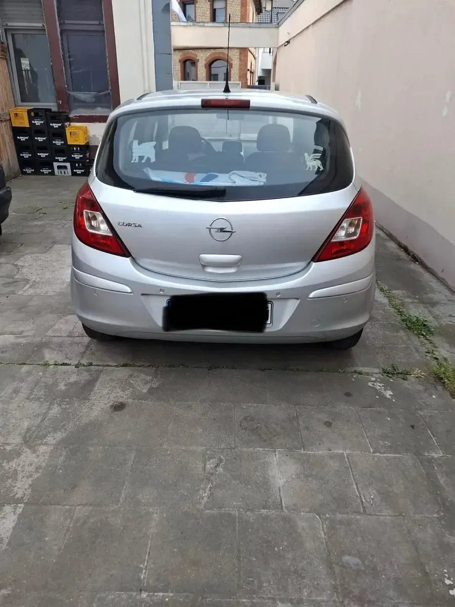 Gebraucht Opel Corsa 90 PS (66 kW) 2008 Silber Kleinwagen