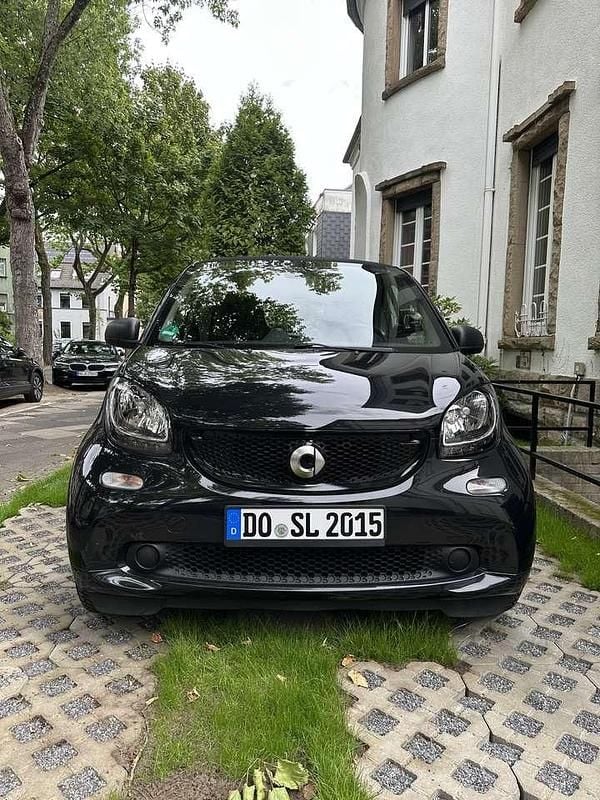 Schwarz Gebraucht 2018 Smart ForTwo Coupé Basis Kleinwagen | 6.500 € (Guter Preis) - Bild 1/4