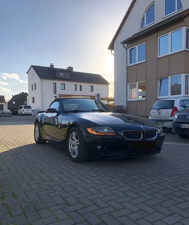 Gebraucht BMW Z4 Performance 170 PS (125 kW) 2004 Schwarz Cabrio