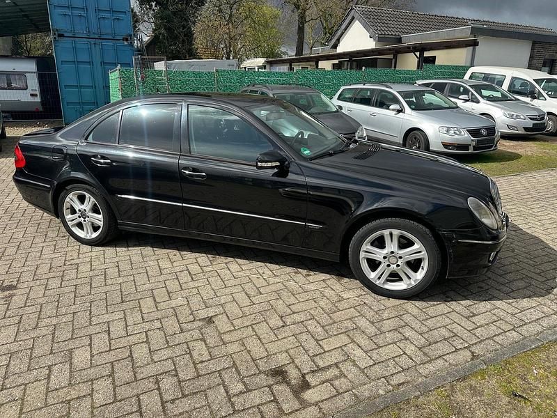Gebraucht Mercedes E280 Elegance 190 PS (139 kW) 2007 Schwarz Limousine
