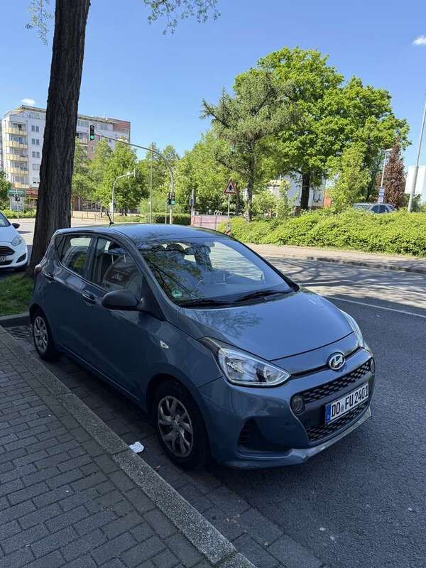 Blau Gebraucht 2017 Hyundai i10 Classic Kleinwagen | 5.200 € (Fairer Preis) - Bild 1/4