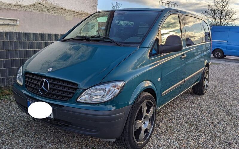 Grün Gebraucht 2004 Mercedes Vito Van / Kleinbus | 3.999 € (Superpreis) - Bild 1/4