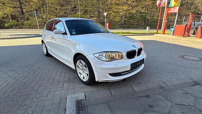 Gebraucht BMW 120 170 PS (125 kW) 2008 Weiß Kleinwagen