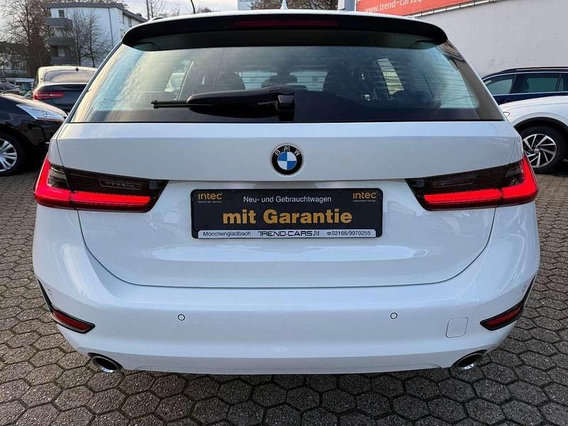 Gebraucht BMW 320e 190 PS (139 kW) 2021 Alpinweiss iii Kombi