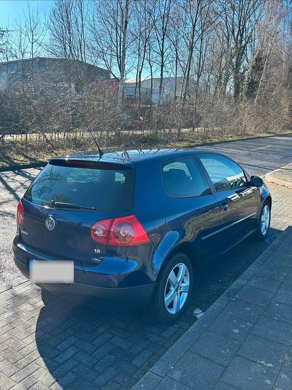 Gebraucht VW Golf V 102 PS (75 kW) 2008 Blau Kleinwagen