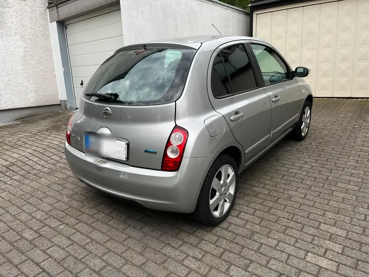 Gebraucht Nissan Micra 65 PS (47 kW) 2009 Silber Kleinwagen