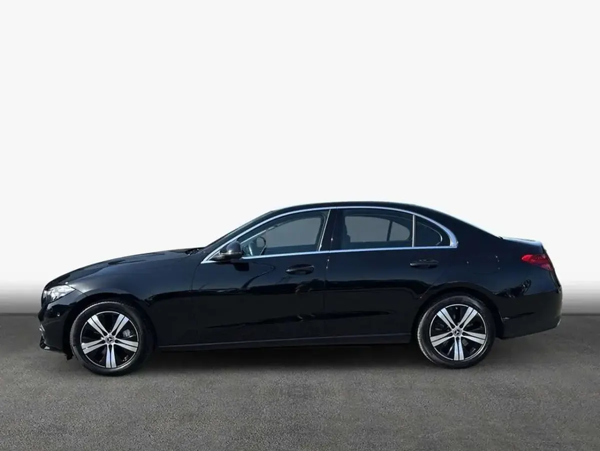 Gebraucht Mercedes C300 204 PS (150 kW) 2023 Schwarz Limousine