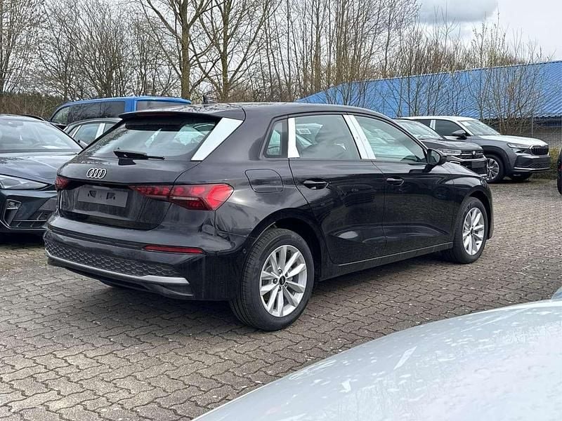 Neu Audi A3 Basis 150 PS (110 kW) 2026 Schwarz Limousine