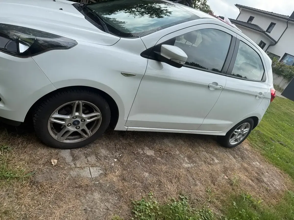 Gebraucht Ford Ka Plus 86 PS (63 kW) 2017 Weiß Kleinwagen