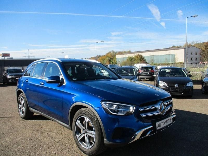 Blau Gebraucht 2020 Mercedes GLC220 SUV | 32.490 € (Superpreis) - Bild 1/4