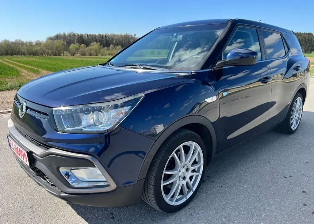 Usata SsangYong XLV Crystal 116 CV (85 kW) 2016 Blu SUV