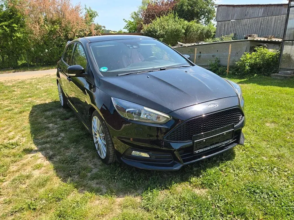 Gebraucht Ford Focus ST 250 PS (183 kW) 2018 Schwarz Limousine