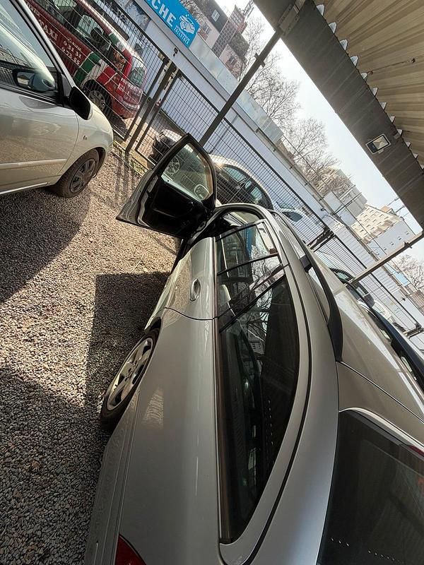 Gebraucht Mercedes C230 204 PS (150 kW) 2006 Silber Kombi