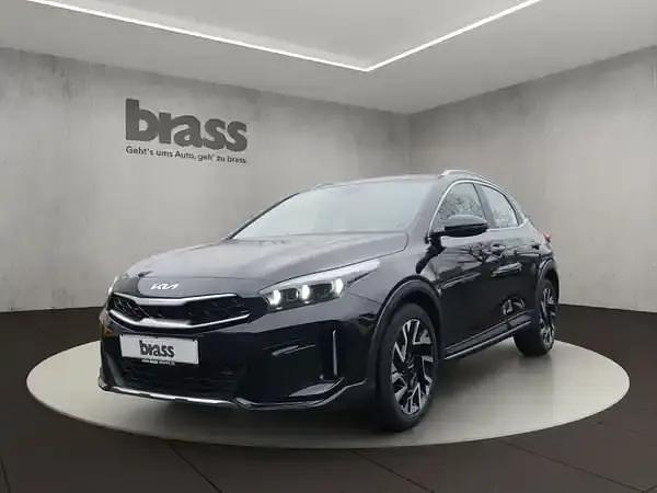 Neu Kia Ceed 150 PS (110 kW) 2026 Pentametal met. Kleinwagen