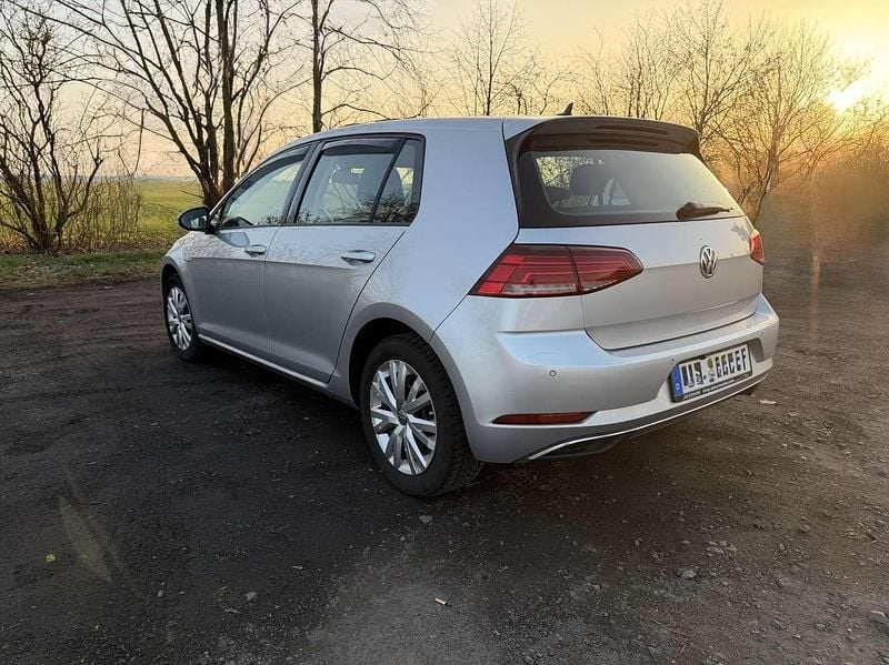 Gebraucht VW e-Golf 100 kW (136 PS) 2019 Silber Kleinwagen