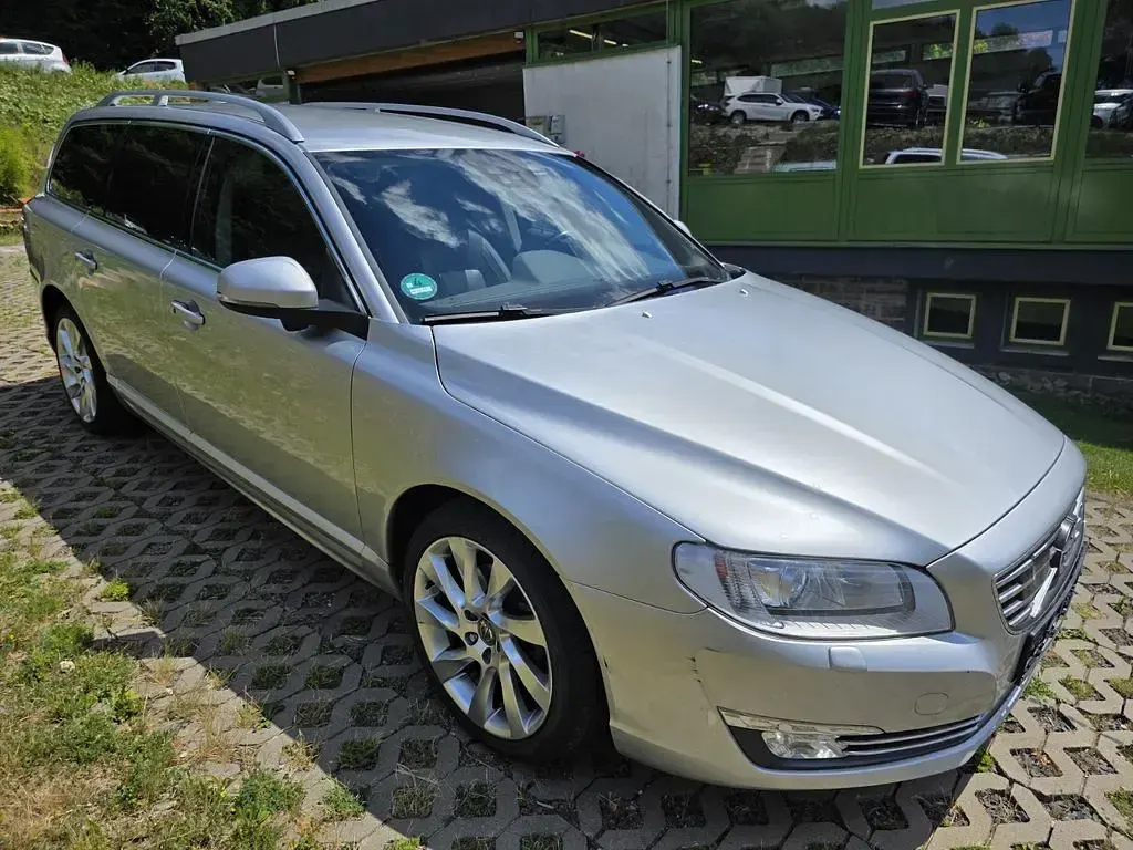 Gebraucht Volvo V70 Momentum 181 PS (133 kW) 2015 Silber Kombi
