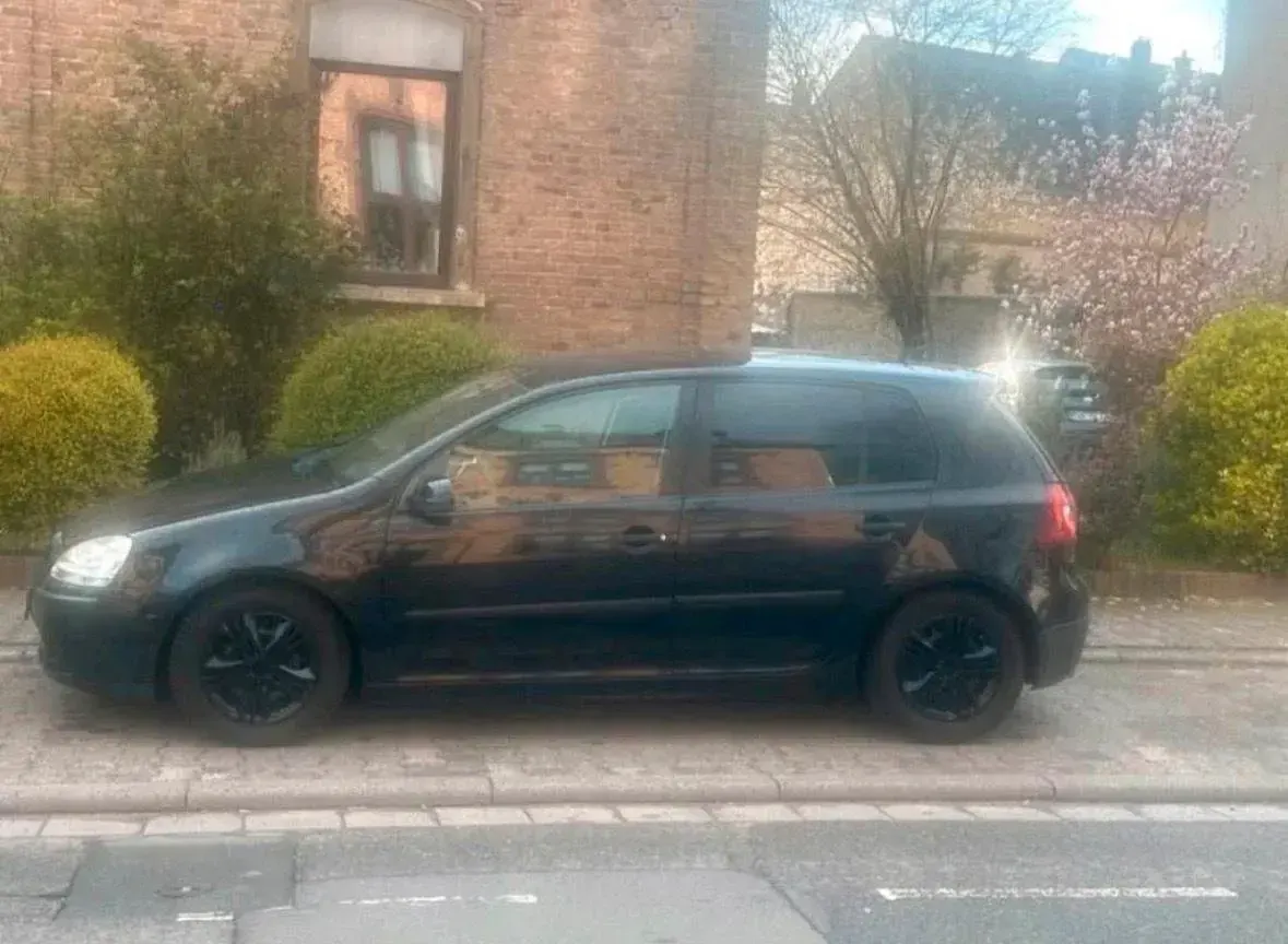 Gebraucht VW Golf V 110 PS (80 kW) 2005 Schwarz Kleinwagen