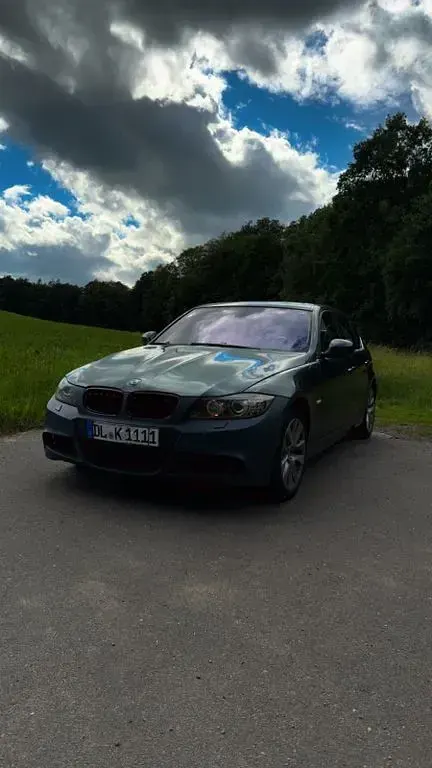 Gebraucht BMW 330 245 PS (180 kW) 2009 Grün Limousine