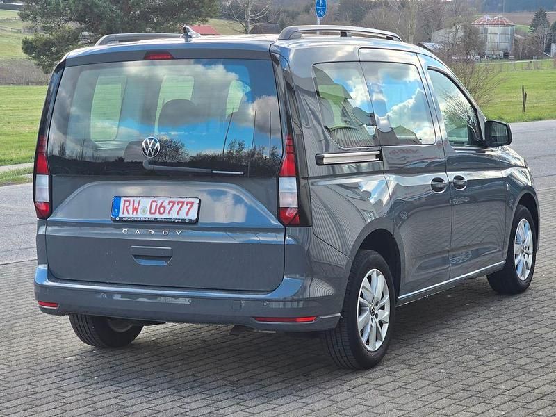 Gebraucht VW Caddy Life 114 PS (83 kW) 2022 Pure grey Van / Kleinbus