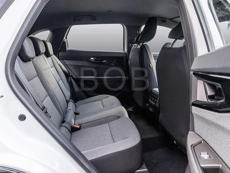 Second-hand Renault Austral Evolution 200 CP (147 kW) 2025 Alb SUV