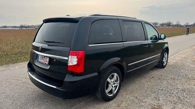 Gebraucht Lancia Voyager S 177 PS (130 kW) 2014 Schwarz Van / Kleinbus