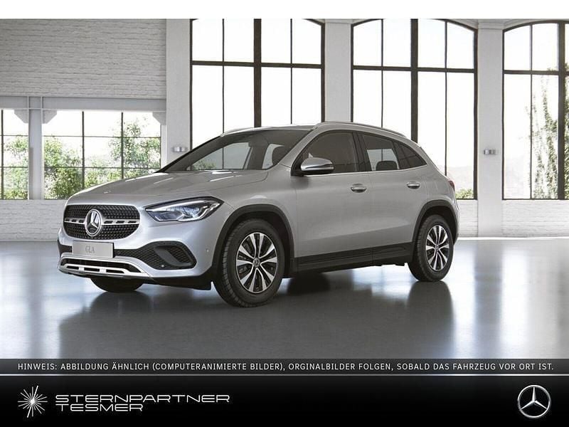 Iridiumsilber metallic Gebraucht 2022 Mercedes GLA180 Style SUV | 28.500 € (Guter Preis) - Bild 1/4