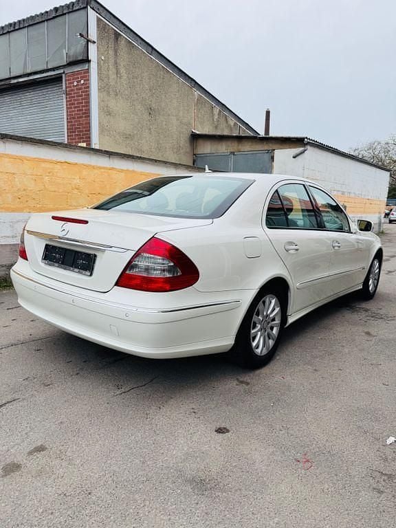 Gebraucht Mercedes E200 184 PS (135 kW) 2007 Weiß Limousine