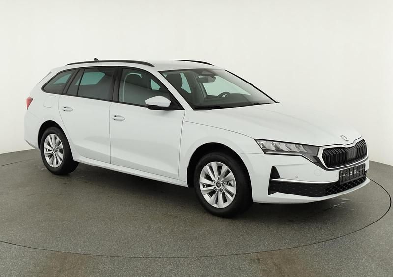 Neu Skoda Octavia Selection 150 PS (110 kW) 2025 Moon white perleffekt Kombi