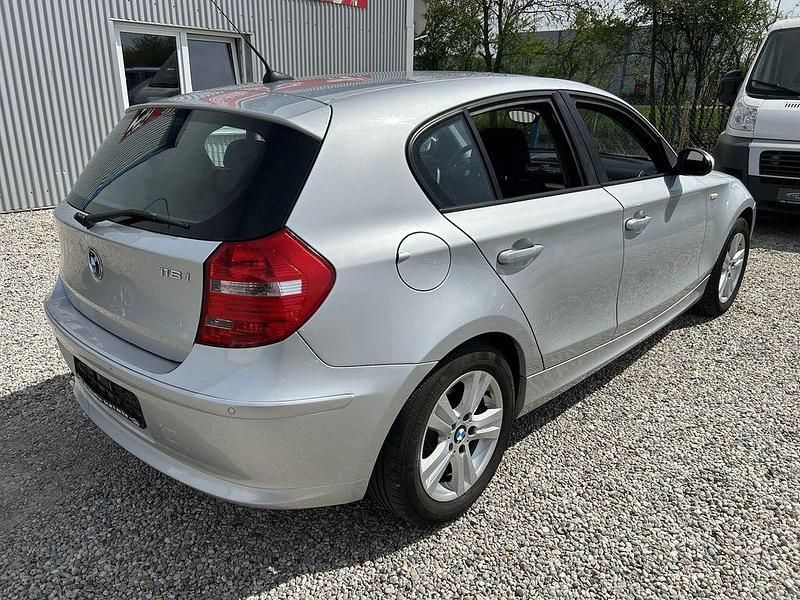Gebraucht BMW 116 122 PS (89 kW) 2009 Titansilber metallic Kleinwagen