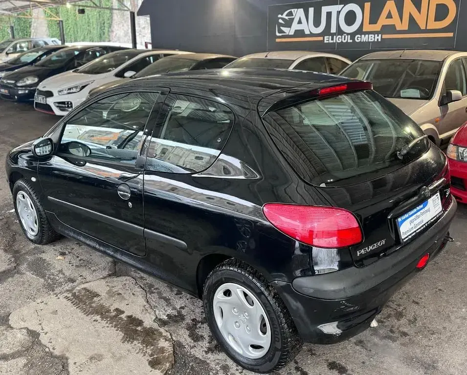 Gebraucht Peugeot 206 109 PS (80 kW) 2001 Schwarz Limousine