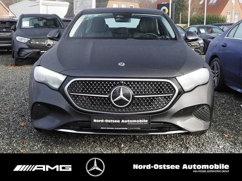 Gebraucht Mercedes E220 Avantgarde 197 PS (144 kW) 2024 Metalliclack graphitgrau Limousine