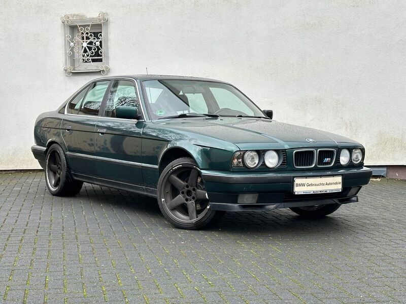 Grün Gebraucht 1993 BMW 540 Sport Line Limousine | 11.500 € - Bild 1/4