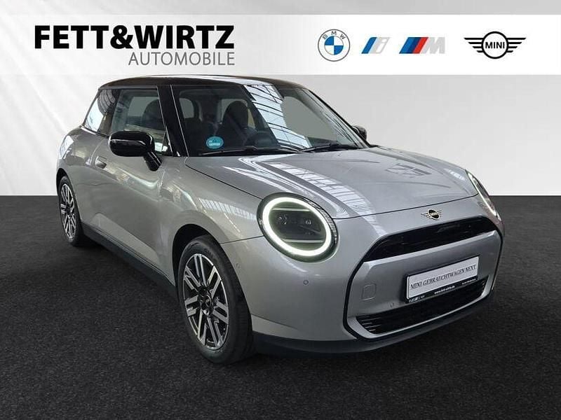 Melting silver iii Gebraucht 2024 Mini Cooper Kleinwagen | 25.900 € (Guter Preis) - Bild 1/2