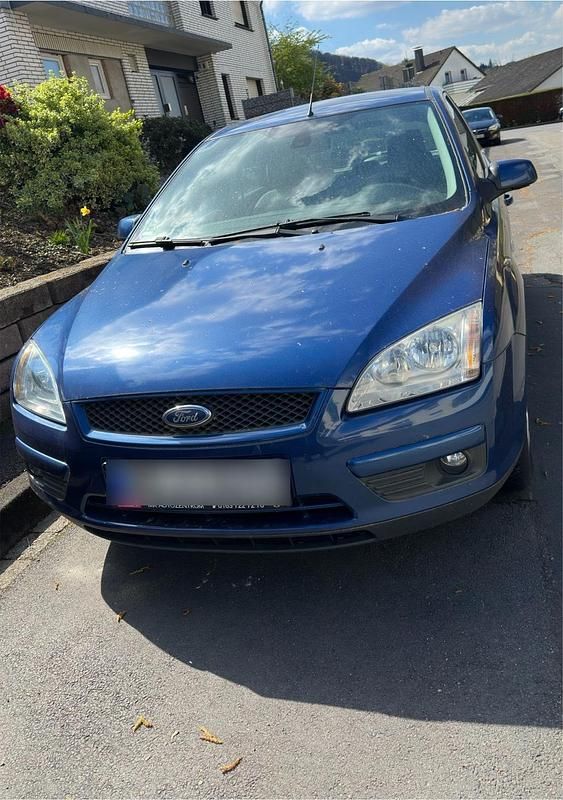 Second-hand Ford Focus 101 CP (74 kW) 2007 Albastru Hatchback