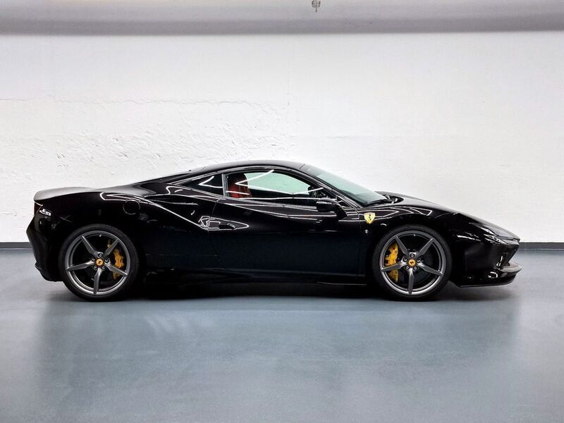 Schwarz Gebraucht 2021 Ferrari F8 Coupé | 327.900 € - Bild 1/4