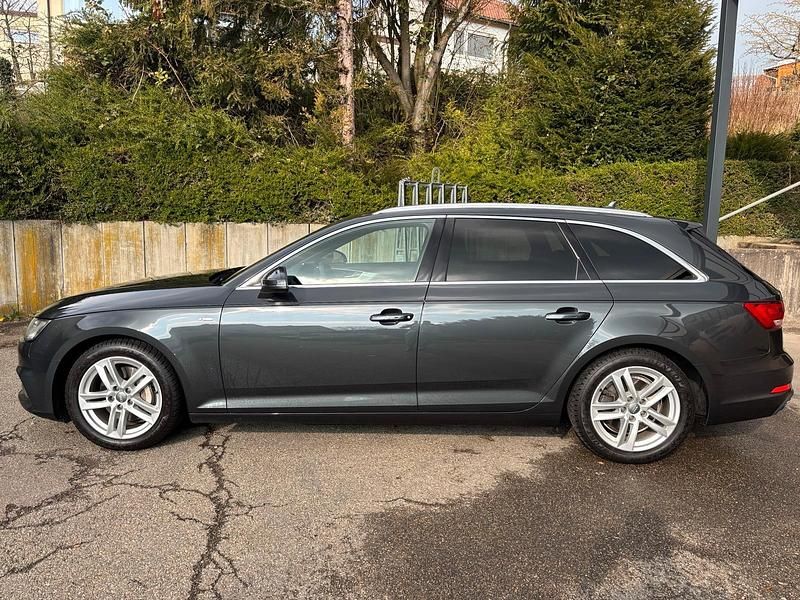 Gebraucht Audi A4 S-Line 190 PS (139 kW) 2019 Grau Kombi