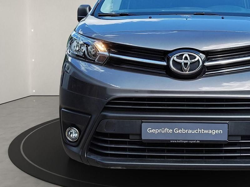 Gebraucht Toyota Proace Verso Comfort 144 PS (105 kW) 2022 Basaltgrau metallic Kombi