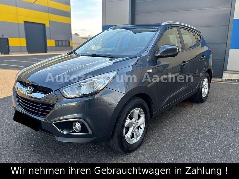 Grau Gebraucht 2011 Hyundai ix35 SUV | 6.990 € (Fairer Preis) - Bild 1/4