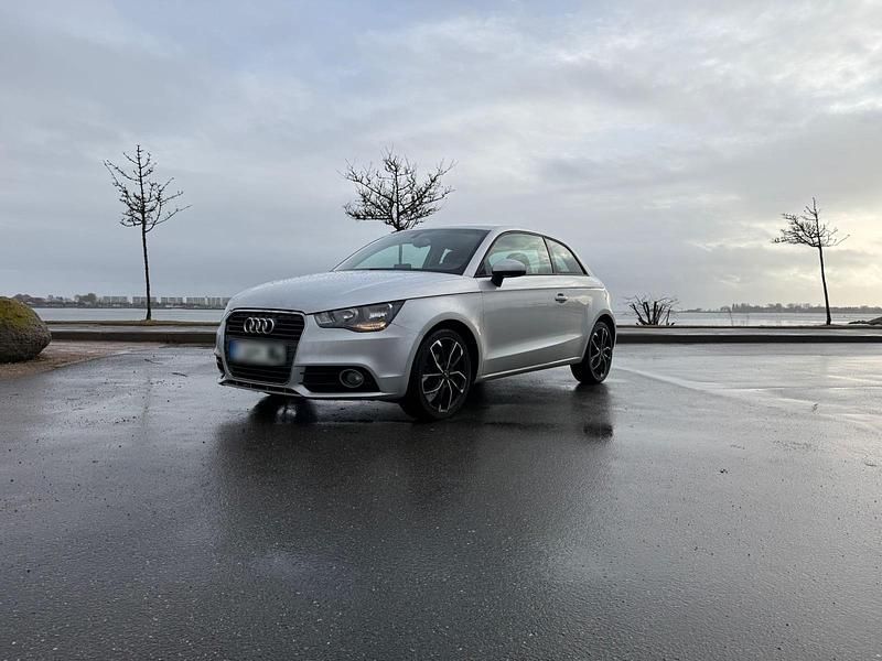 Gebraucht Audi A1 86 PS (63 kW) 2011 Silber Kleinwagen